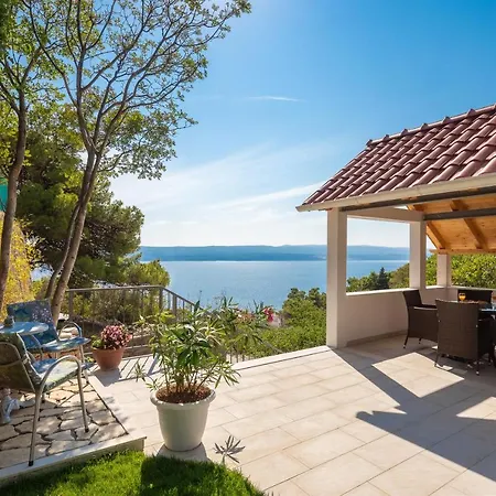 Leoma With Heated Pool 빌라 Marusici (Split-Dalmatia)