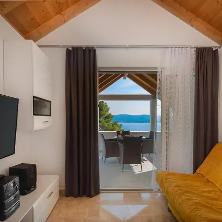 Villa Leoma With Heated Pool *
