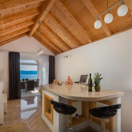 빌라 Leoma With Heated Pool Marusici (Split-Dalmatia)