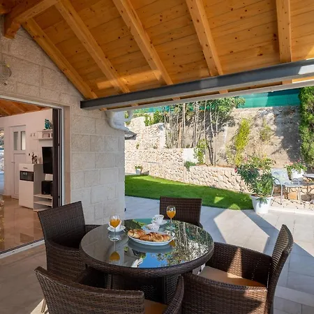 빌라 Leoma With Heated Pool Marusici (Split-Dalmatia)